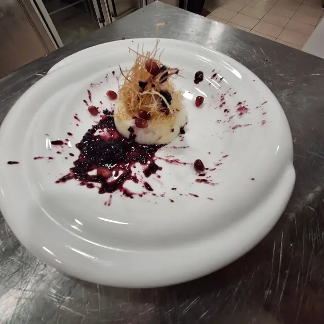 Panna Cotta me Fruta të Pyllit